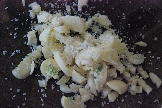 minced garlic with salt